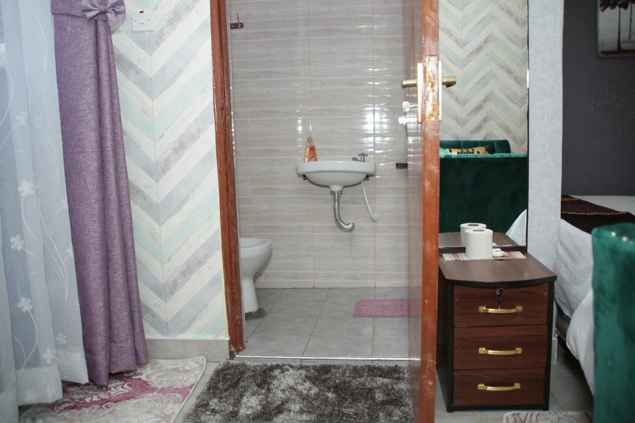 Little Nile Studio Homestays Nakuru City Esterno foto